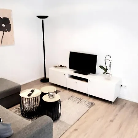 Haus Storck Mit Parkplatz Und Im Eg Angenehm Kuehl Appartement