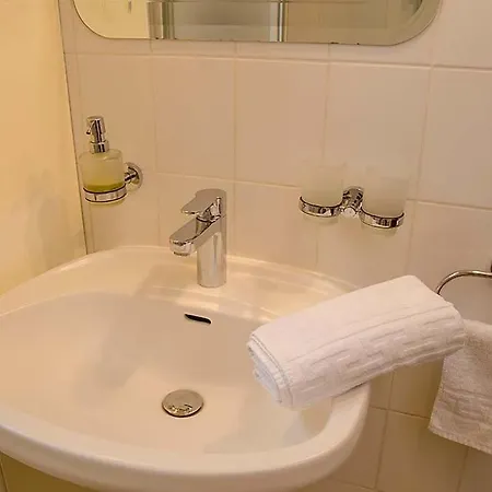 Appartement Haus Storck Mit Parkplatz Und Im Eg Angenehm Kuehl *